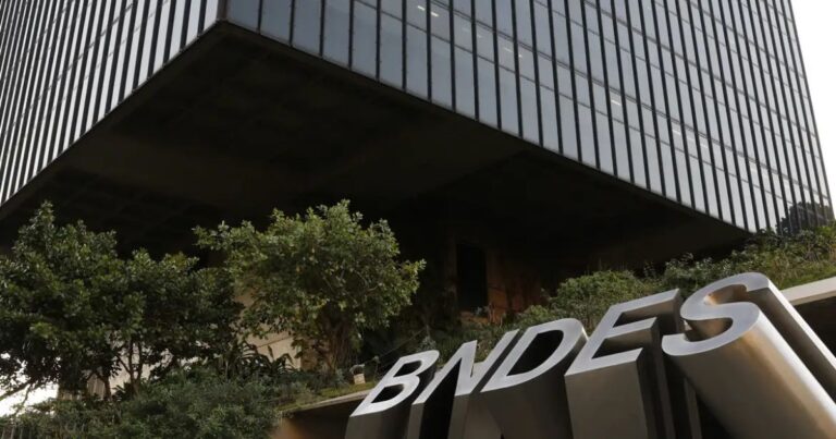 BNDES injeta 400 milhões em ‘carro voador’ da Embraer, previsto para 2027