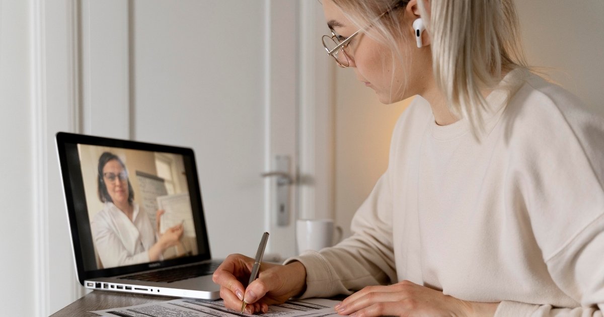 Ensino superior online supera número de alunos de cursos presenciais
