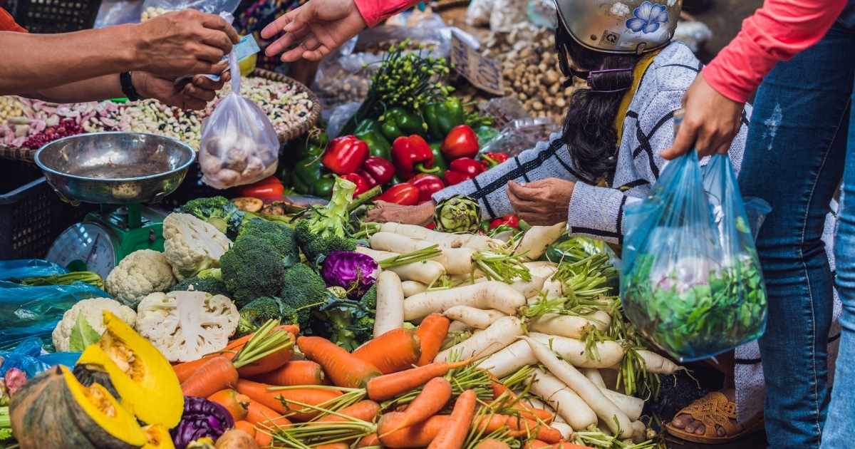 Compras com vale-refeição e alimentação podem ter regras alteradas