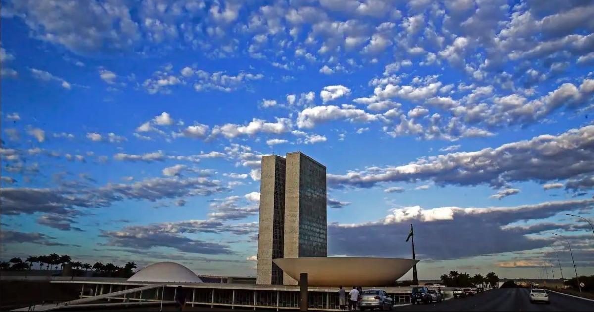 Projeto sobre fim da escala 6×1 deve passar por ajustes antes de voltar ao Congresso