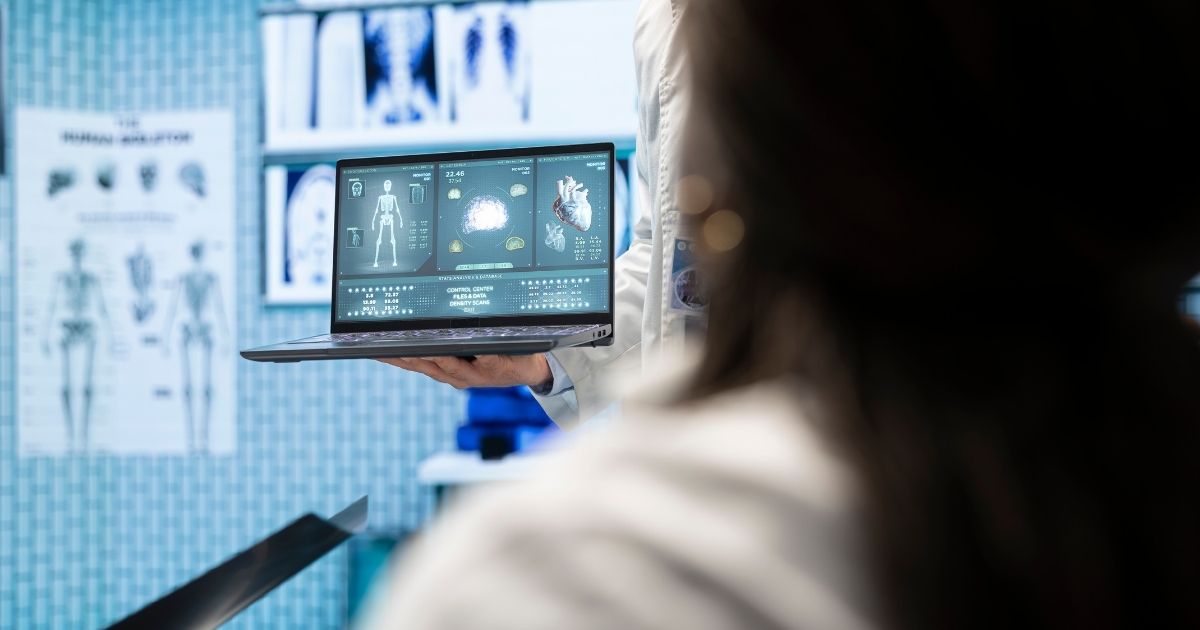 Cirurgia de AVC é feita por robô remotamente pela primeira vez