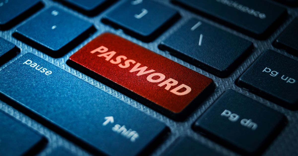 Senhas ‘fortes’ aparecem em megavazamento de dados de 2025