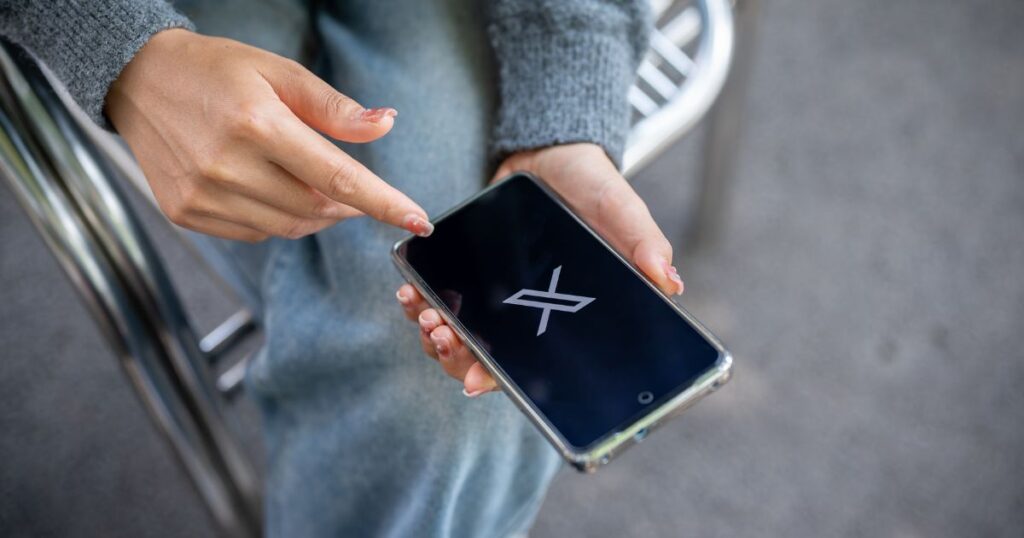 Reino Unido investiga uso do Grok para criar imagens íntimas falsas