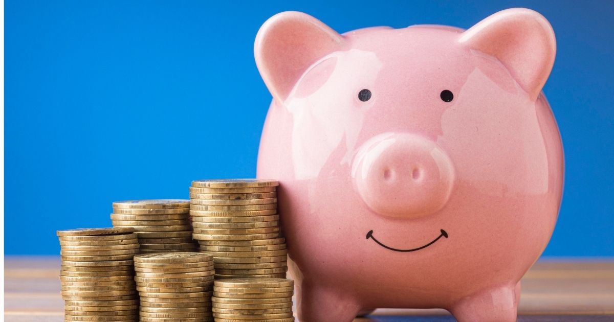 Novo valor do salário mínimo de R$ 1.621 começa a ser pago hoje