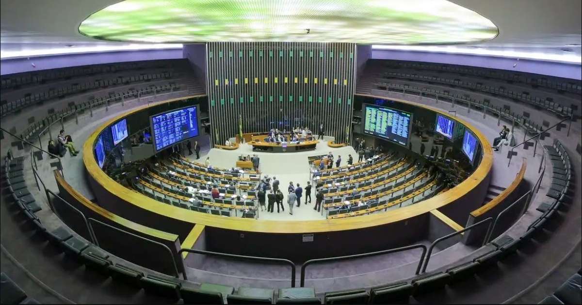 PEC que dá fim à escala 6x1 começa a tramitar na Câmara e vai à CCJ