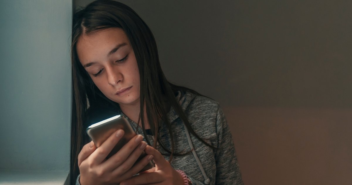 Estudo sobre felicidade aponta efeito negativo das redes sociais nos jovens