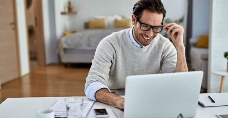 65% dos trabalhadores trocariam de emprego para manter home office