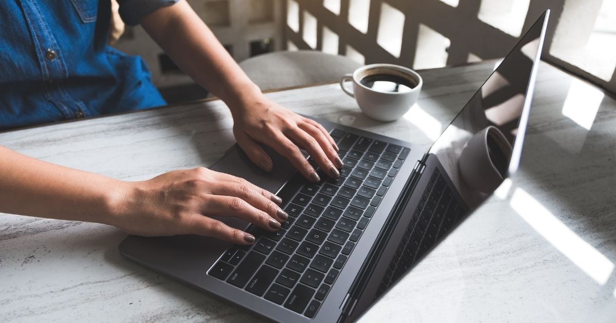 Brasileiros dominam o básico no digital, mas esbarram em competências avançadas