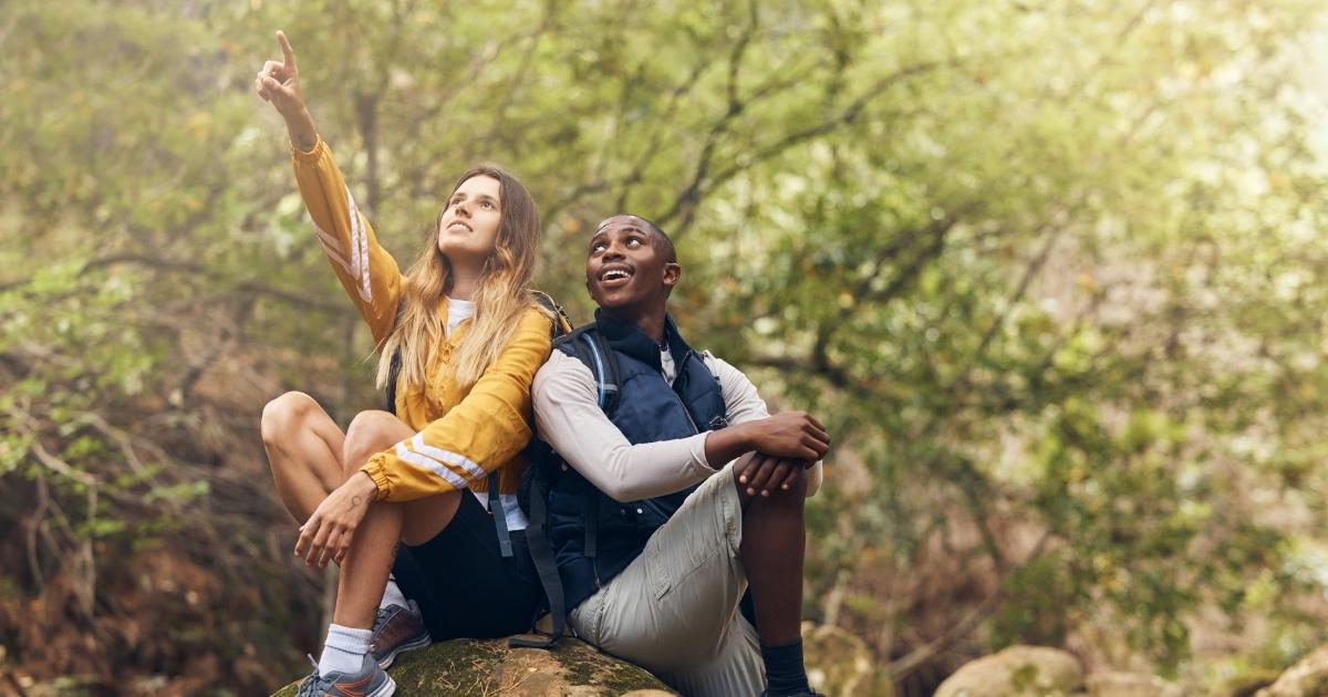 Jovens trocam smartphones por celulares simples para ‘detox’ digital