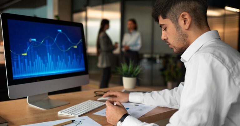 Setor de TI surpreende em 2025 e alcança R$ 338 bilhões, aponta ABES