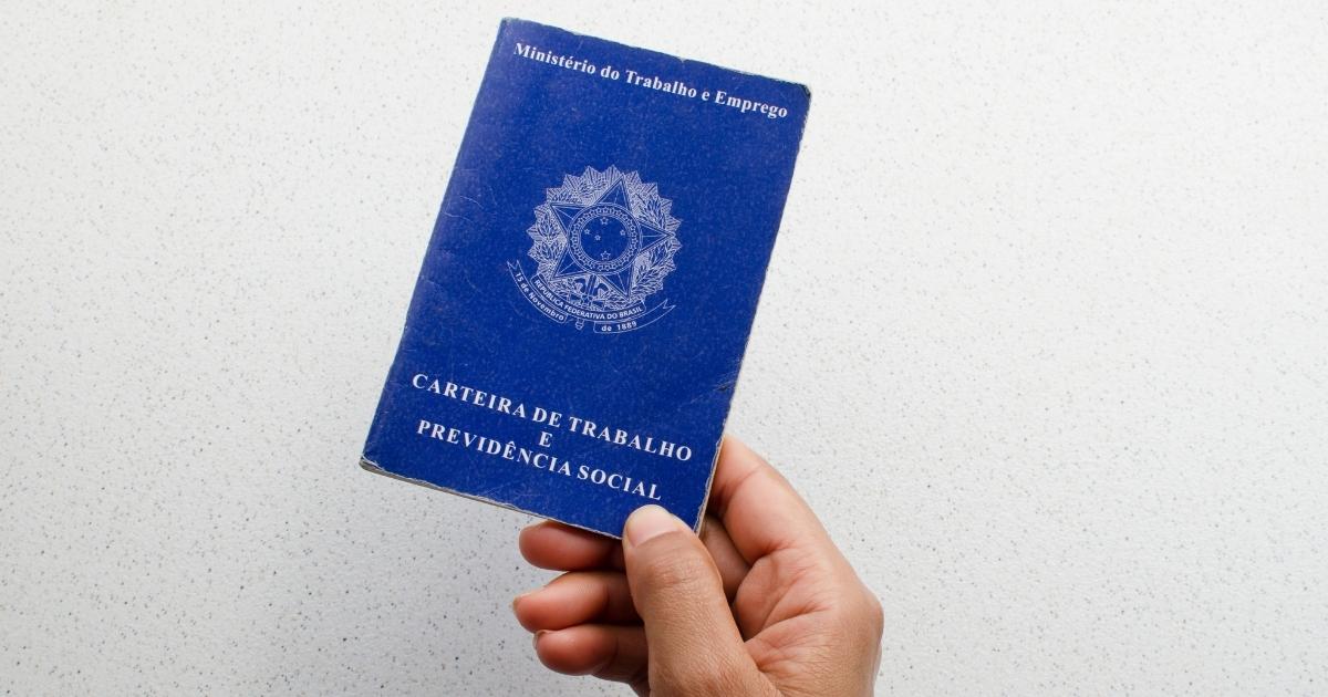 Omissão de vínculo em carteira é falsificação de documento, decide Justiça