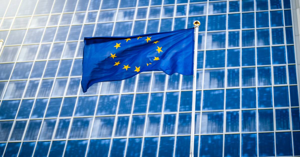 Nova lei da UE proíbe IA usada para gerar deepfakes íntimas
