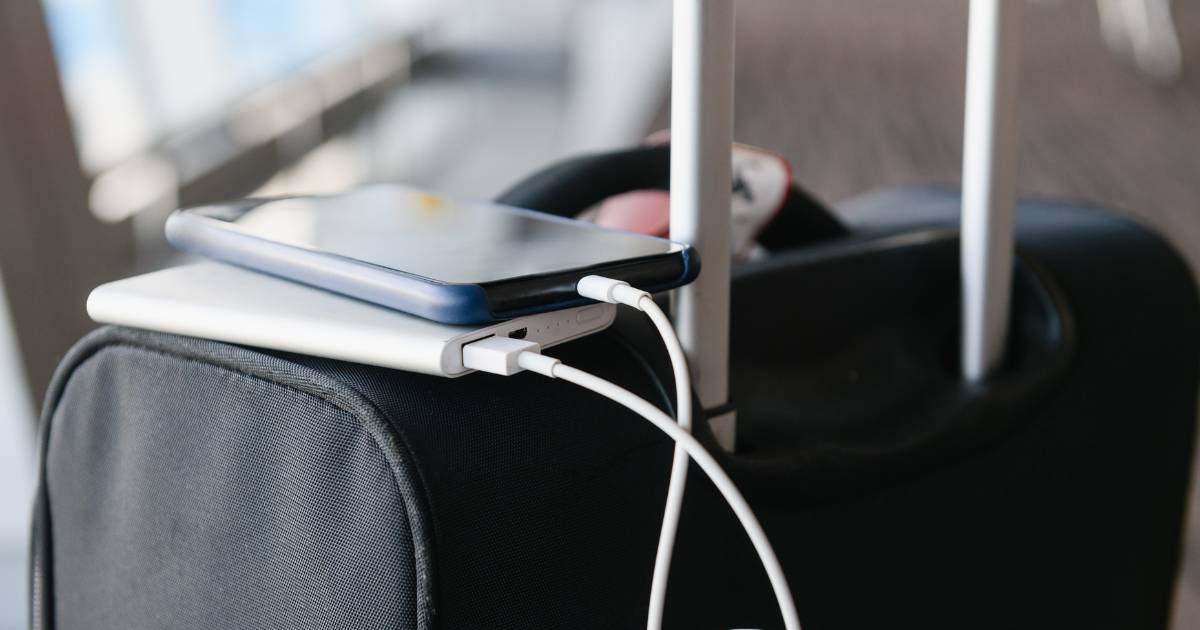 Companhias aéreas adotam novas restrições para power banks em voos