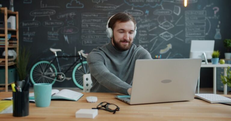 MEIs lideram avanço da maturidade digital entre pequenos negócios