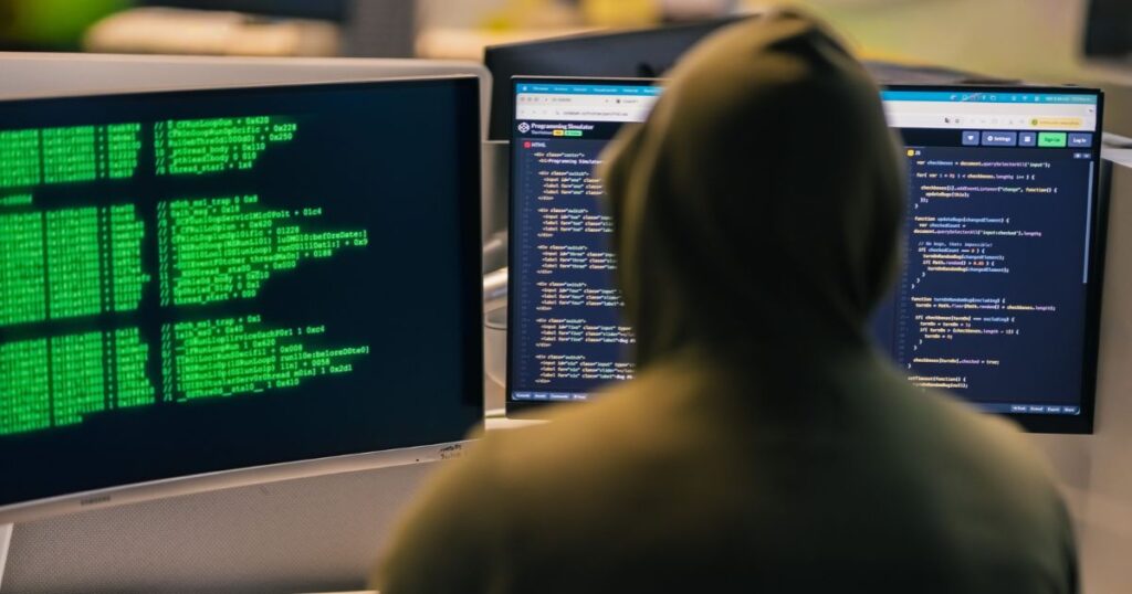 Quadrilhas usam ataques digitais para planejar roubos de hardware nos EUA
